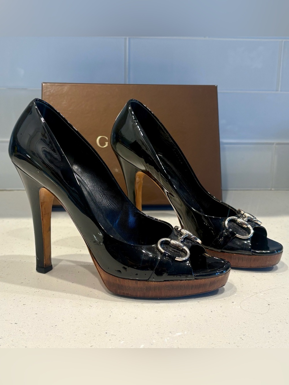 Authentic Gucci Vitello Vernice Soft Nero 39.5